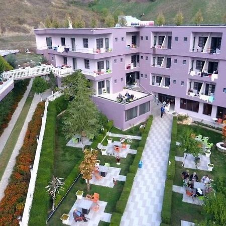 Hotel Puka 爱尔巴桑 外观 照片
