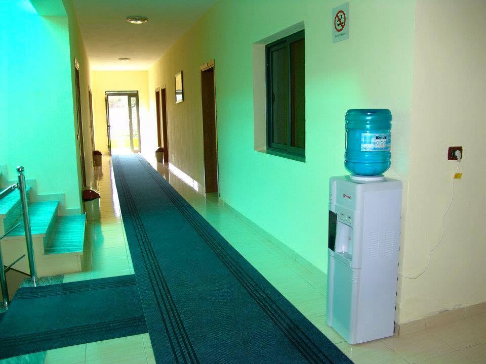 Hotel Puka 爱尔巴桑 外观 照片